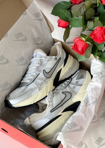 Nike V2K Runtekk White Beige Silver Runtekk-02-36 фото