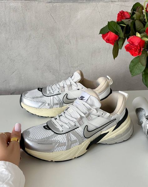 Nike V2K Runtekk White Beige Silver Runtekk-02-36 фото