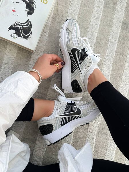 Nike Zoom Vomero 5 White Black Vomero-03-36 фото